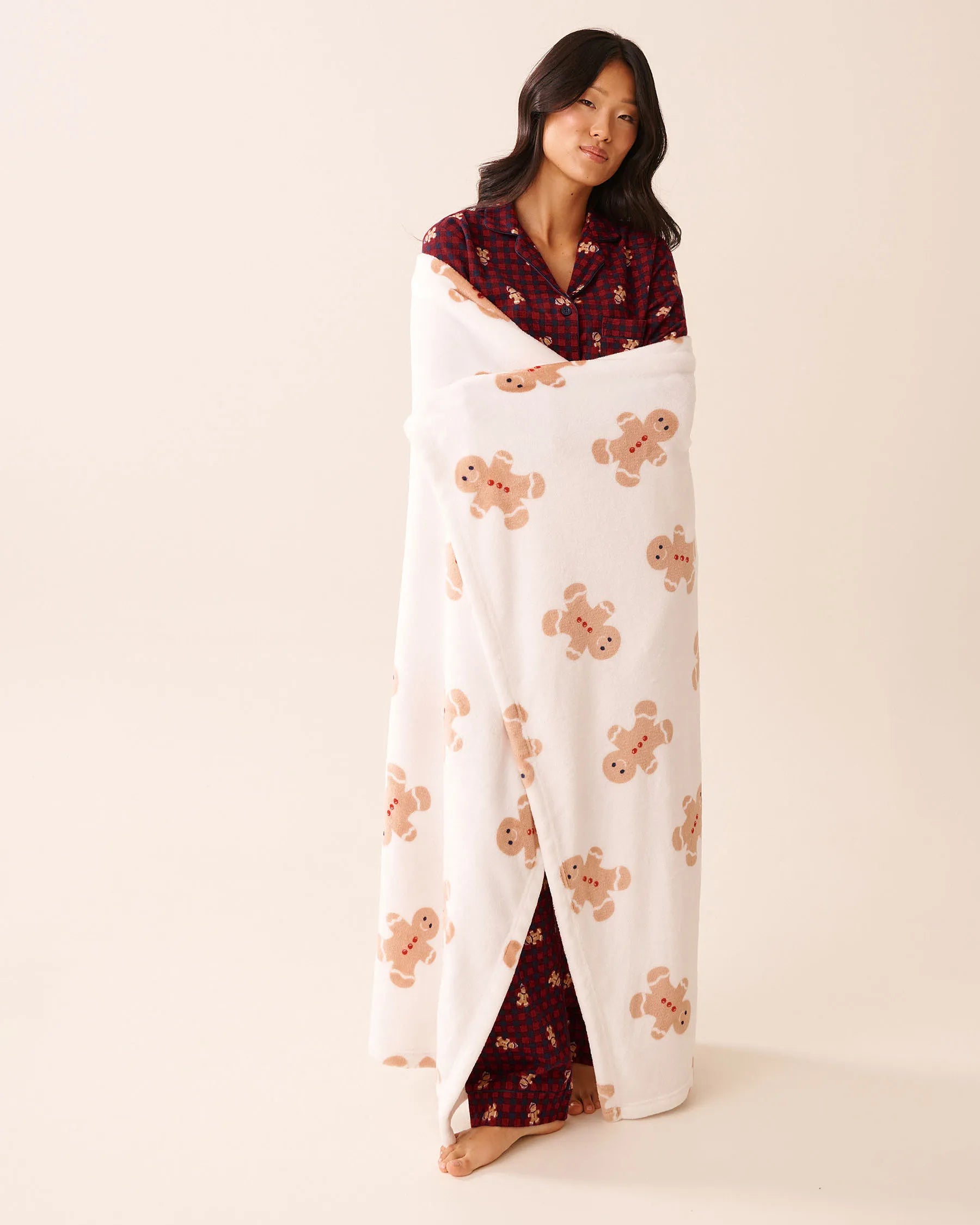 La Vie en Rose_Snow White Gingerbread_Buffalo Plaid Soft Plush Blanket_40700441_P10568_02