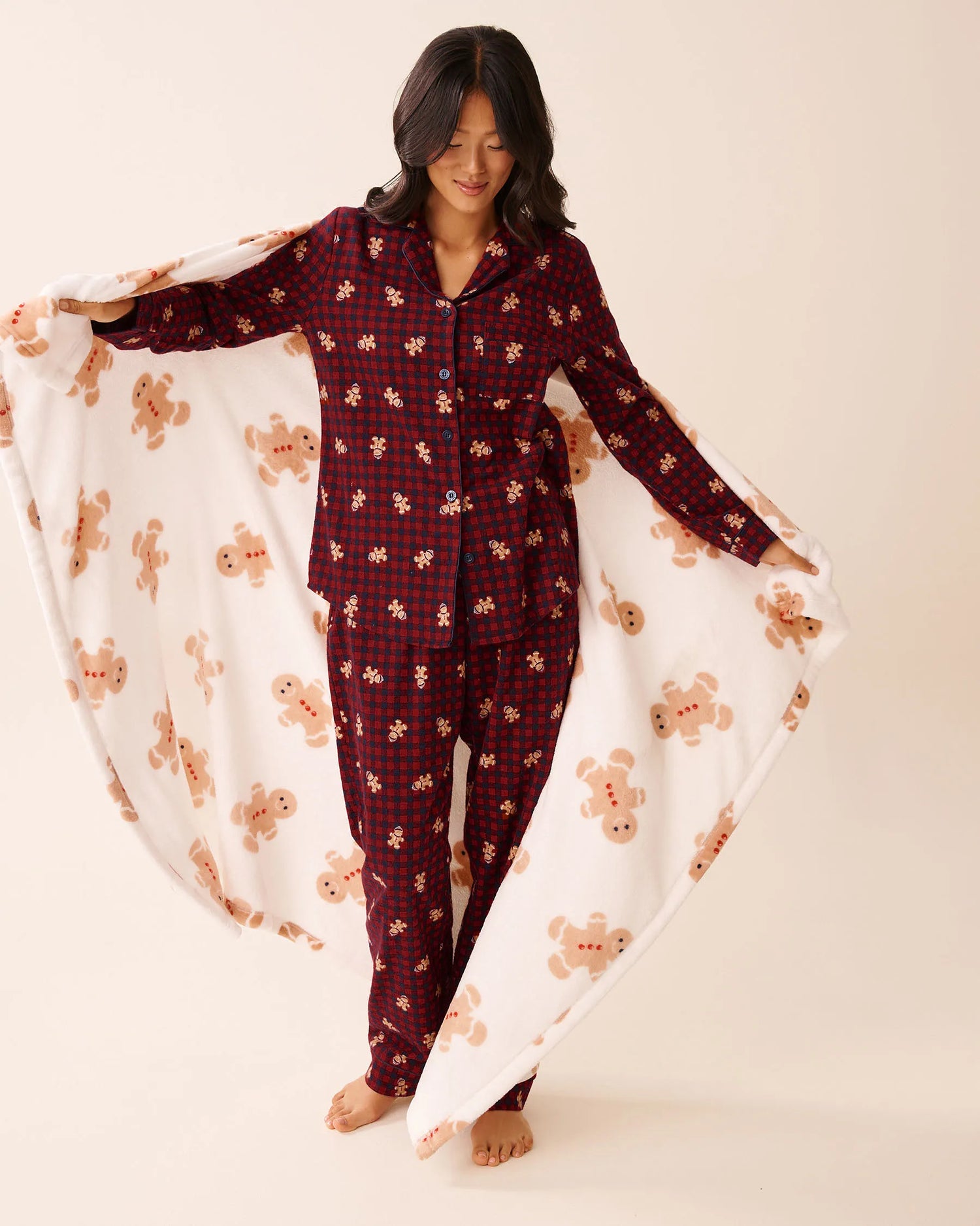 La Vie en Rose_Snow White Gingerbread_Buffalo Plaid Soft Plush Blanket_40700441_P10568_03