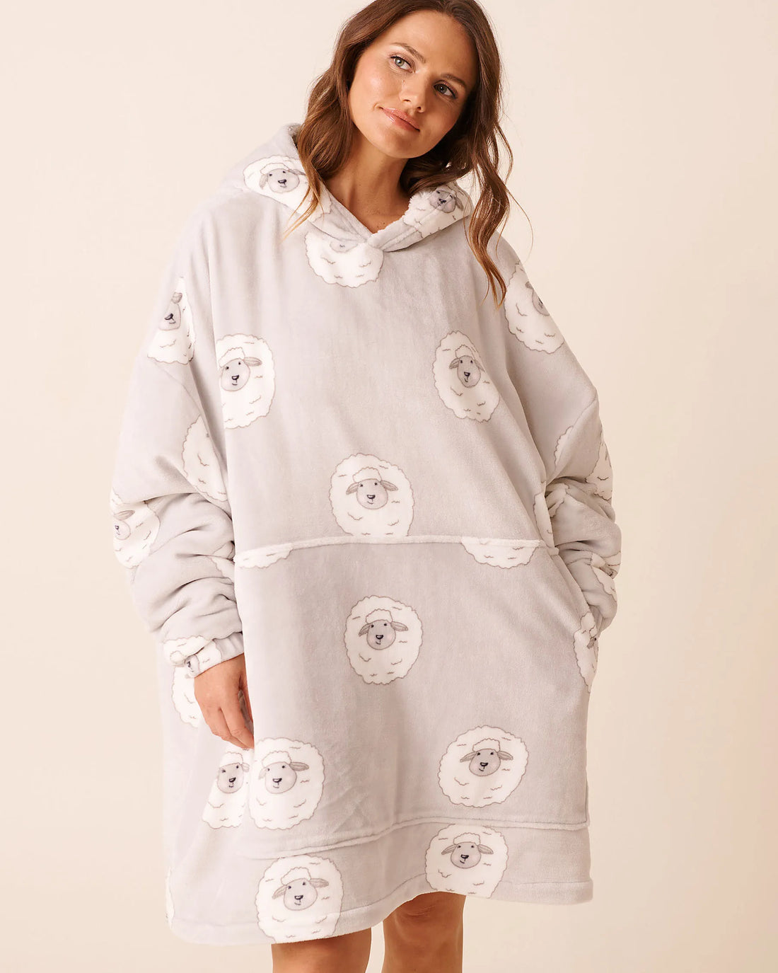 La Vie en Rose_Quiet Gray Sheep_Sheep Soft Plush Oversized Hoodie_40700444_P00482_01