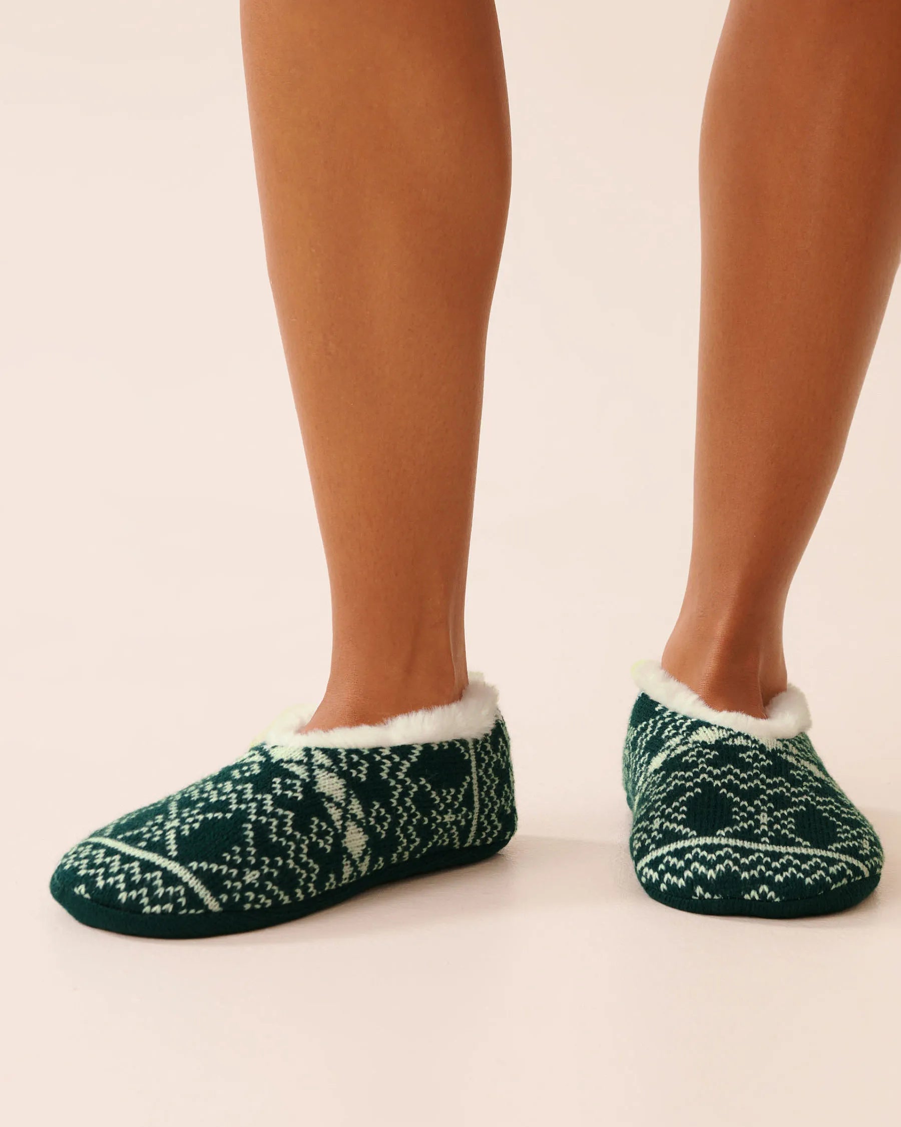La Vie en Rose_Botanical &amp; Snow White Nordic_Cable Knit and Faux Fur Slipper Socks_40700445_P30137_01