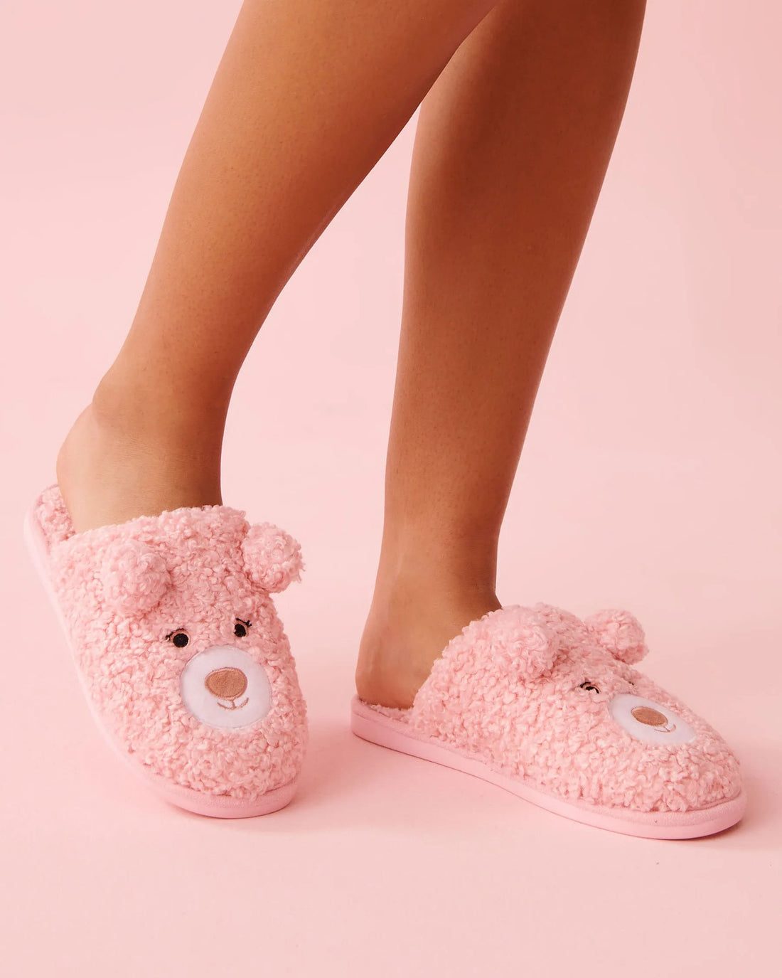 La Vie en Rose Tickled Pink Women Teddy Bear Curly Fur Slippers SKU: 40700452_60229 Image 01