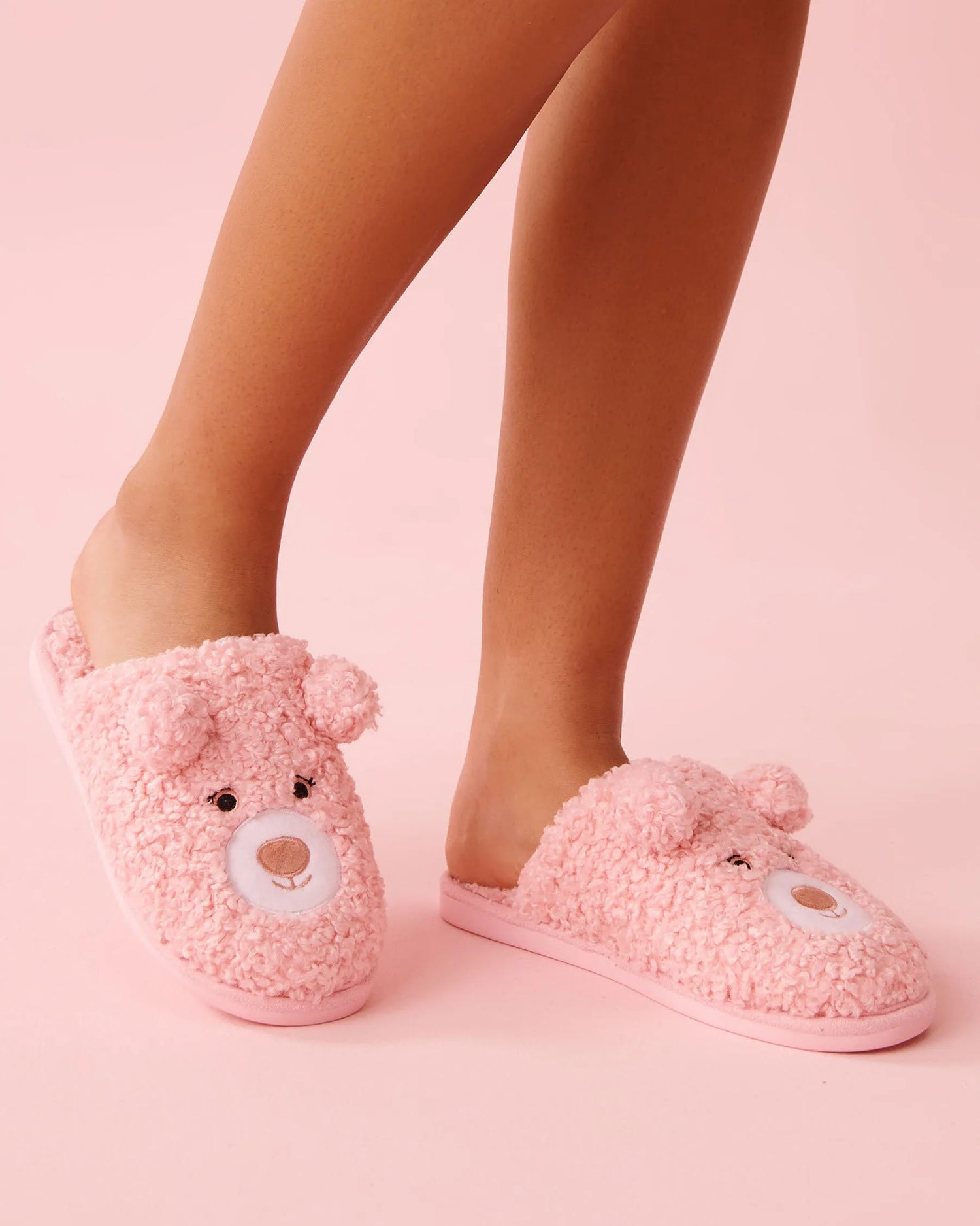La Vie en Rose Tickled Pink Women Teddy Bear Curly Fur Slippers SKU: 40700452_60229 Image 01