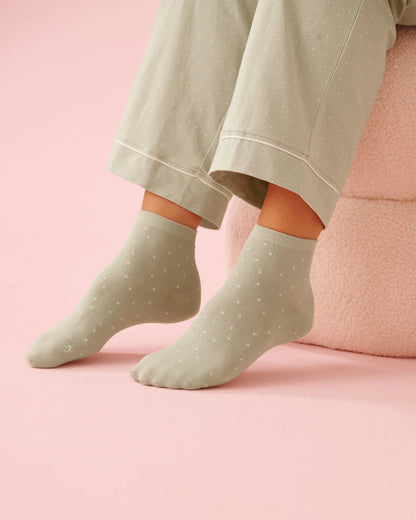 La Vie en Rose_Mineral Gray Mini Dot_Polka Dot Ribbed Socks_40700455_P30144_01