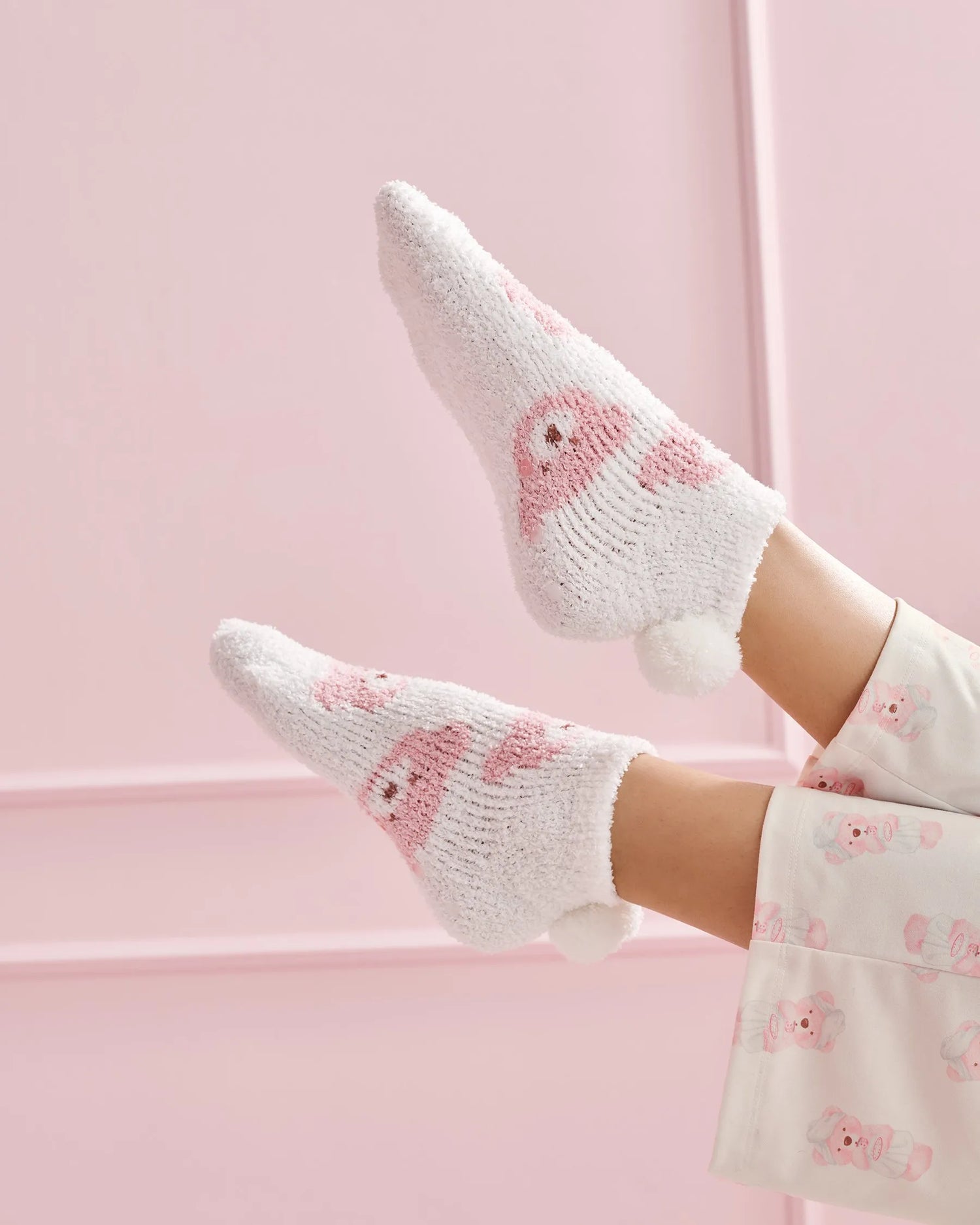 La Vie en Rose Snow White Teddy Face Women Teddy Bear Print Pompom Soft Plush Socks SKU: 40700456_P10581 Image 01
