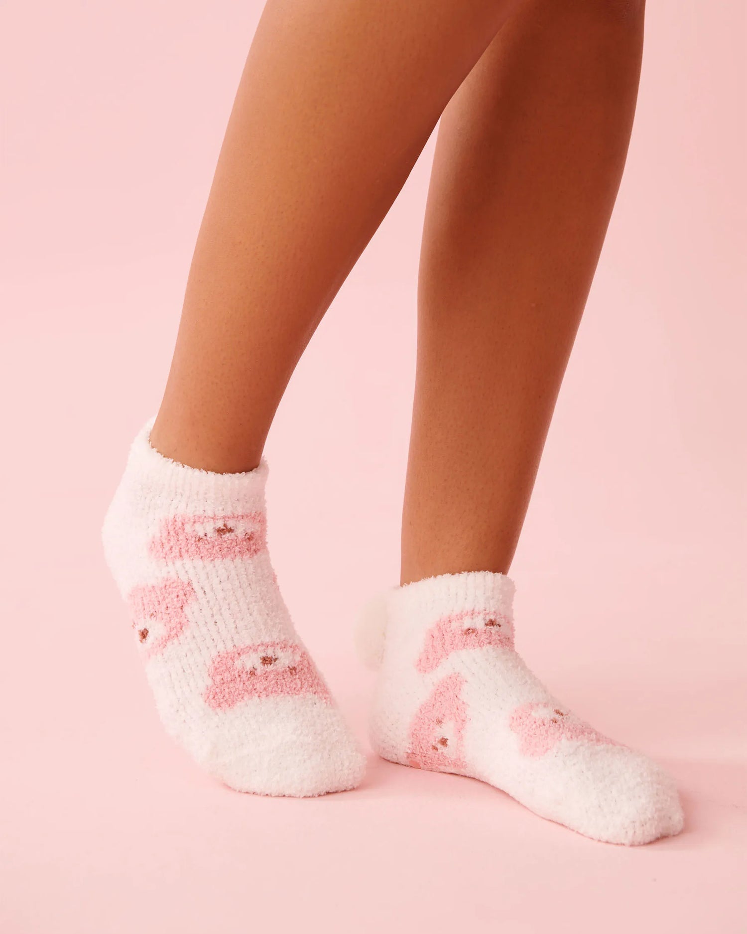 La Vie en Rose Snow White Teddy Face Women Teddy Bear Print Pompom Soft Plush Socks SKU: 40700456_P10581 Image 02