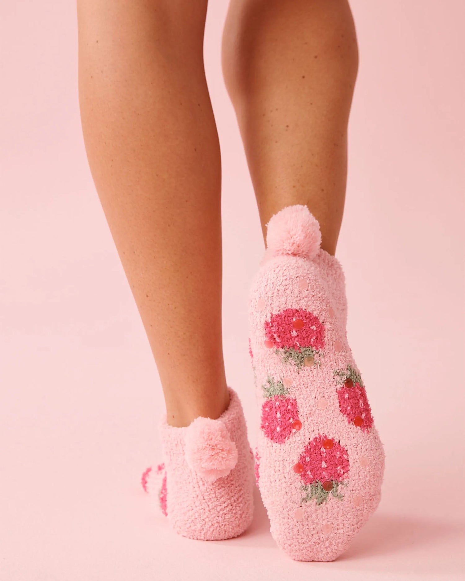La Vie en Rose Tickled Pink&amp;Fuchsia Strawberr Women Strawberry Print Pompom Soft Plush Socks SKU: 40700456_P60461 Image 02