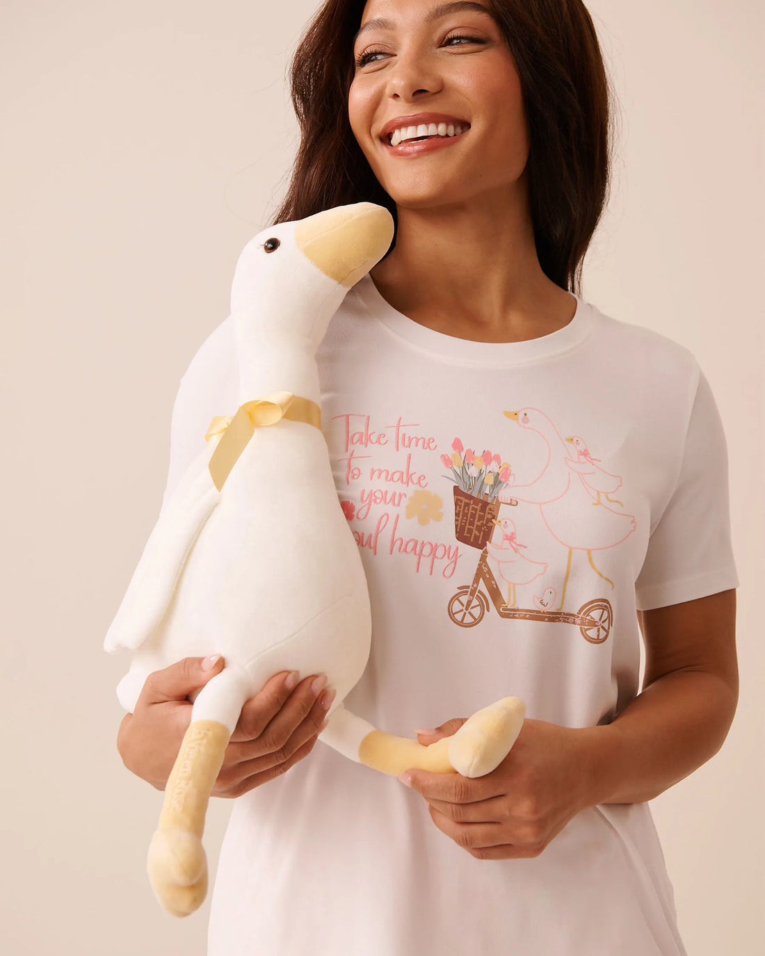 La Vie en Rose Snow White Women Adorable Stuffed Goose Plush Toy SKU: 40700457_10011 Image 02