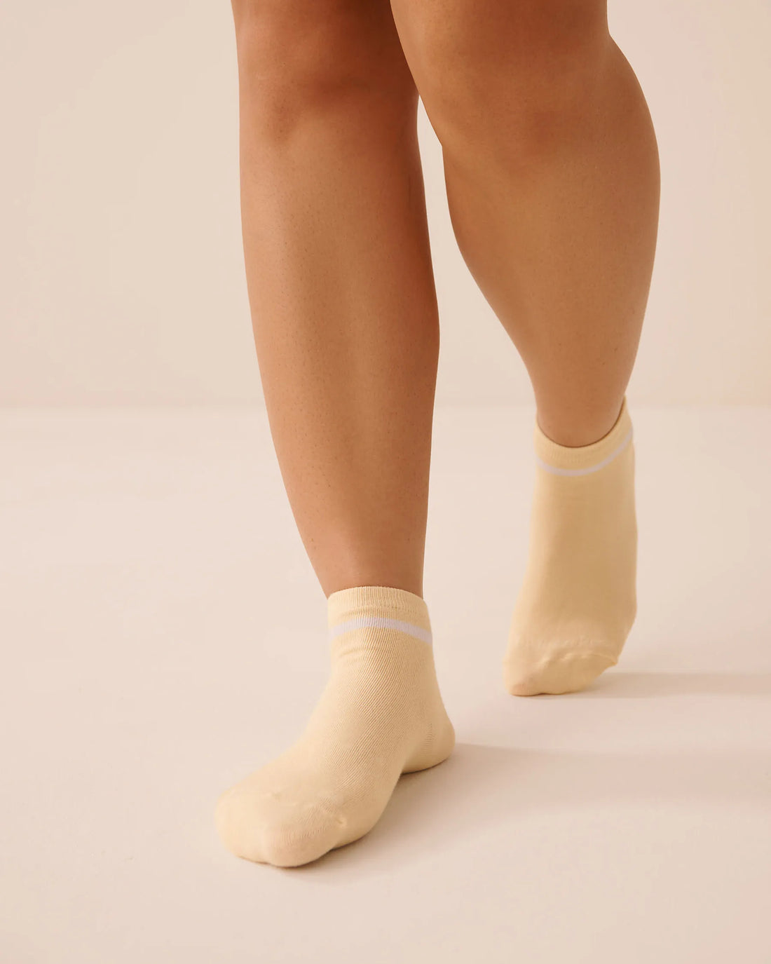 La Vie en Rose Apricot Gelato Women Ribbed Socks SKU: 40700464_70043 Image 01