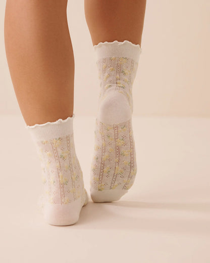 La Vie en Rose Snow White Apricot Ditsy Women Floral Pointelle Socks SKU: 40700465_P10590 Image 02