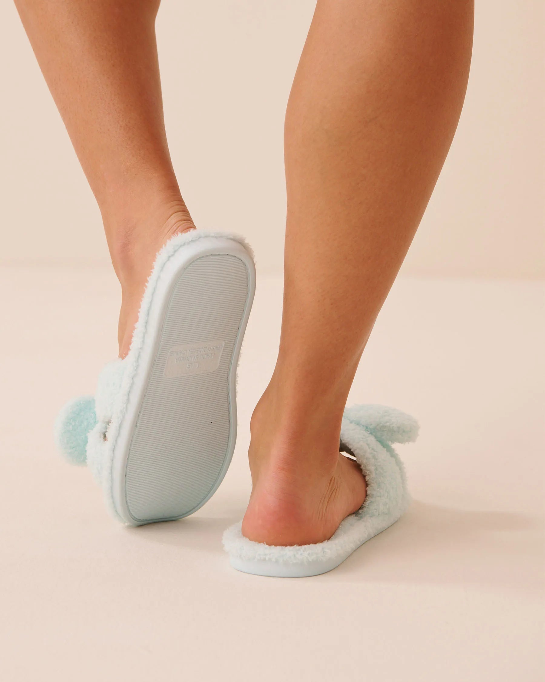 La Vie en Rose Cooling Spray Women Bow Soft Plush Slide Slippers SKU: 40700466_40278 Image 02