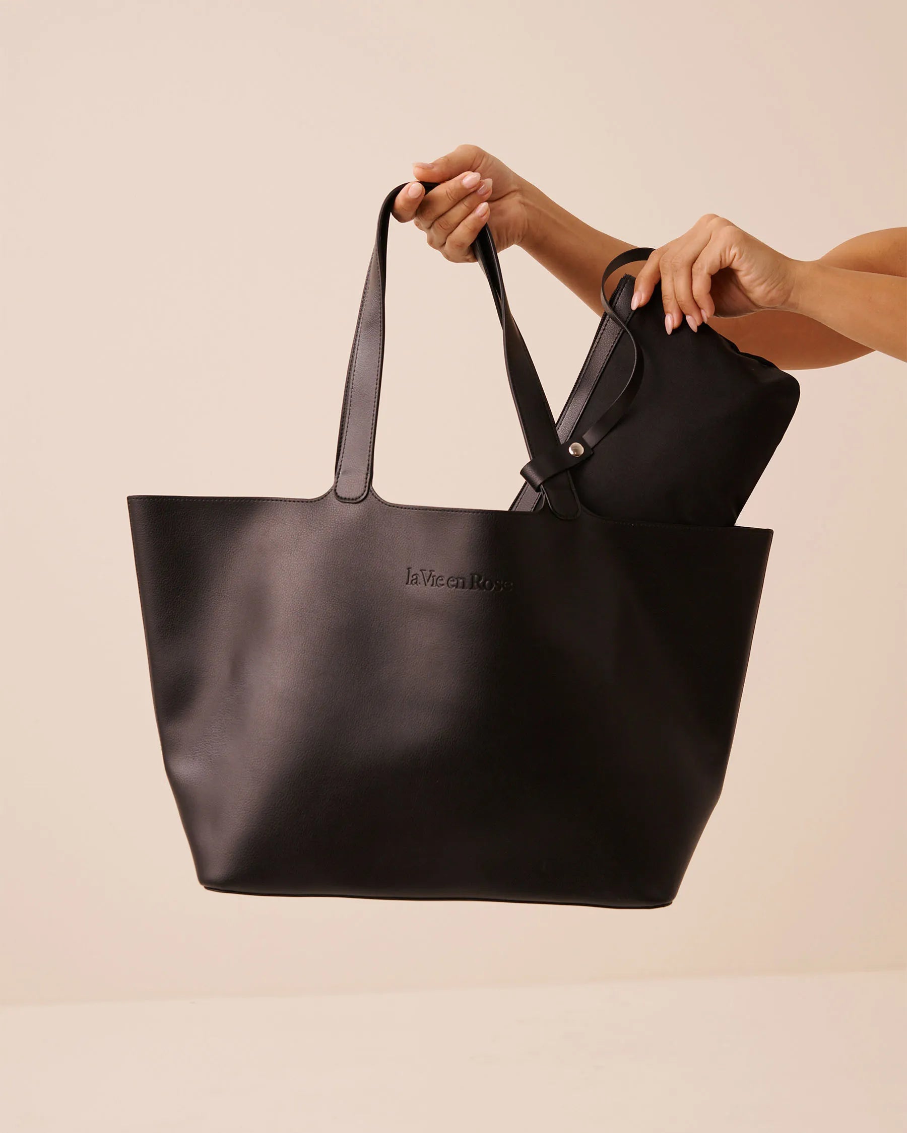 La Vie en Rose Black Beauty Women Faux Leather Tote Bag SKU: 40700467_00001 Image 02