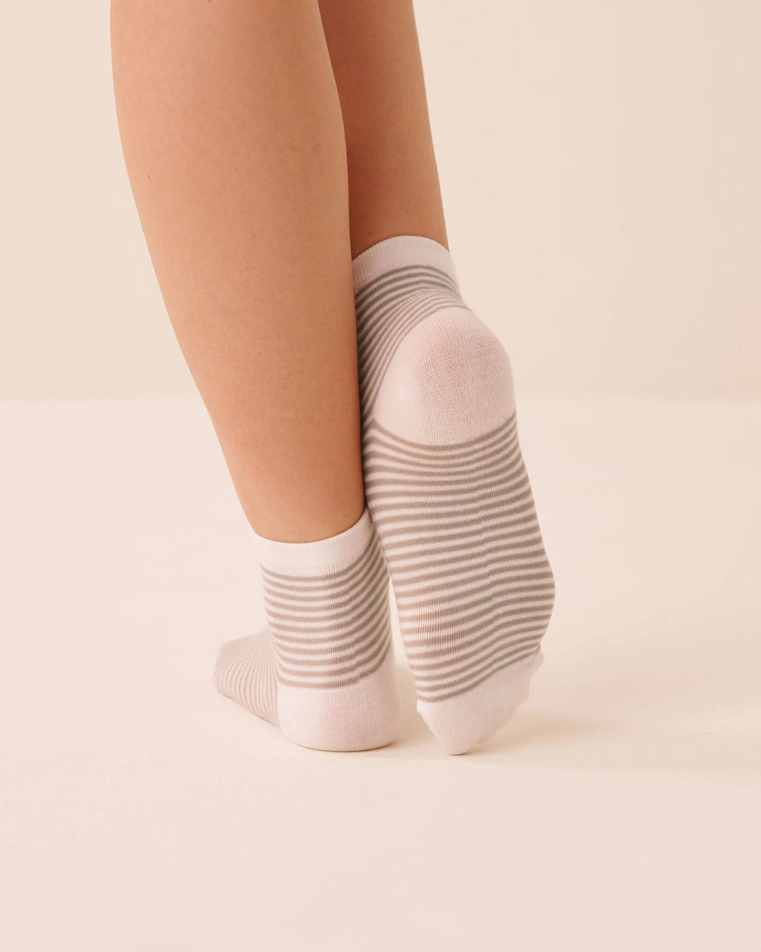 La Vie en Rose Mushroom Stripe Women Ribbed Socks SKU: 40700469_P20091 Image 02