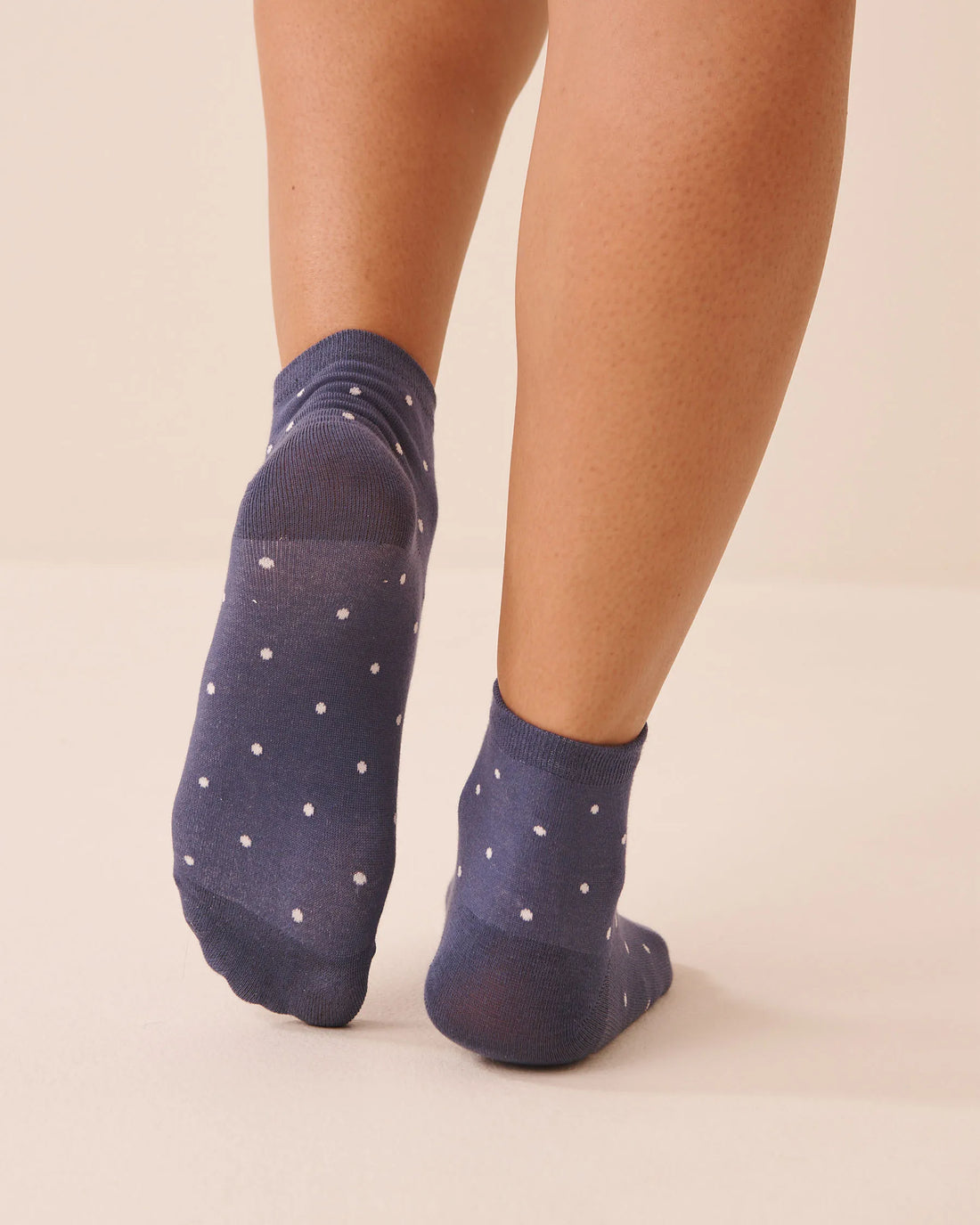 La Vie en Rose Crown Blue Dot Women Ribbed Socks SKU: 40700469_P40574 Image 02