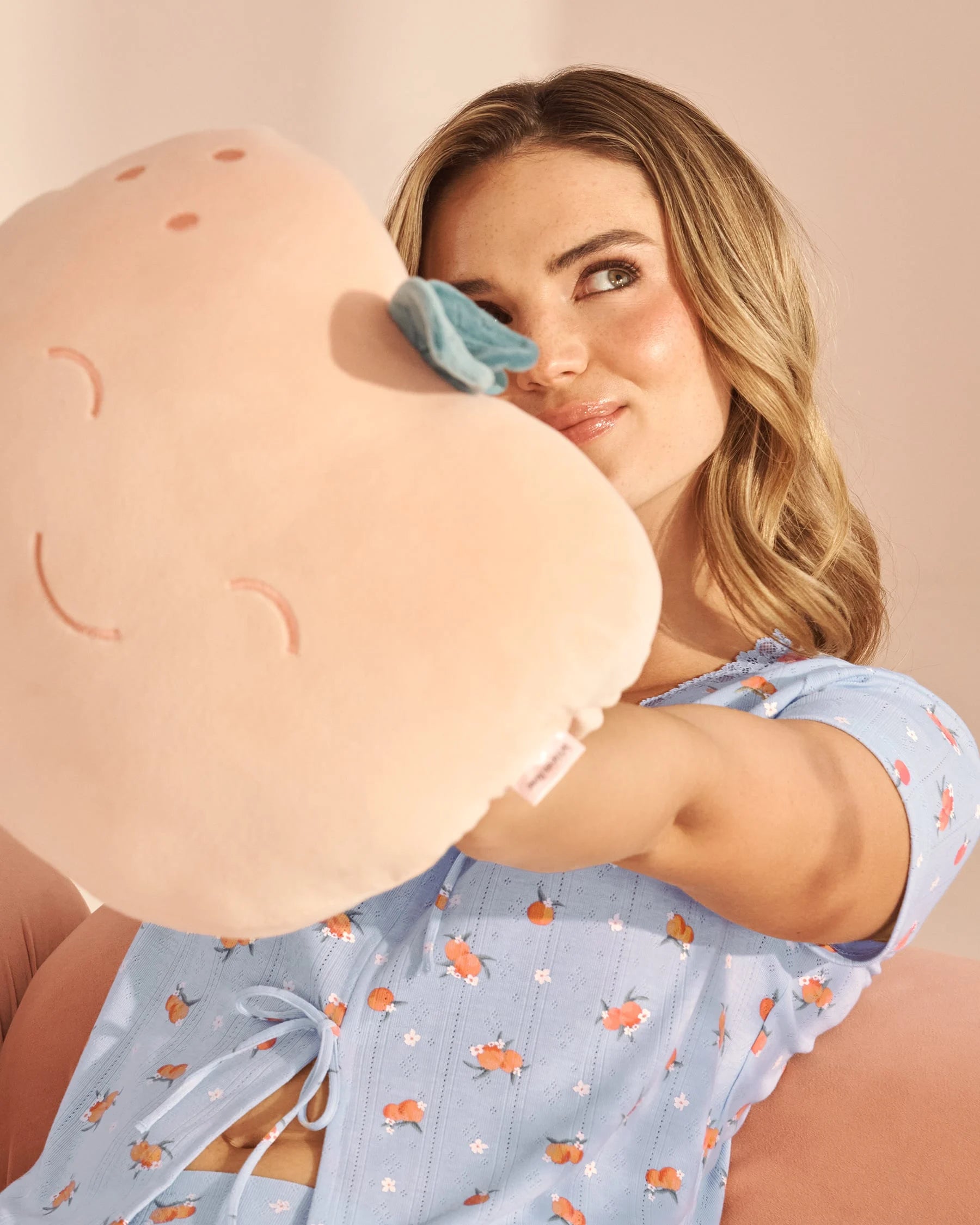 La Vie en Rose Peach Melba Women Peach Hand Warmer Pillow SKU: 40700471_70099 Image 00