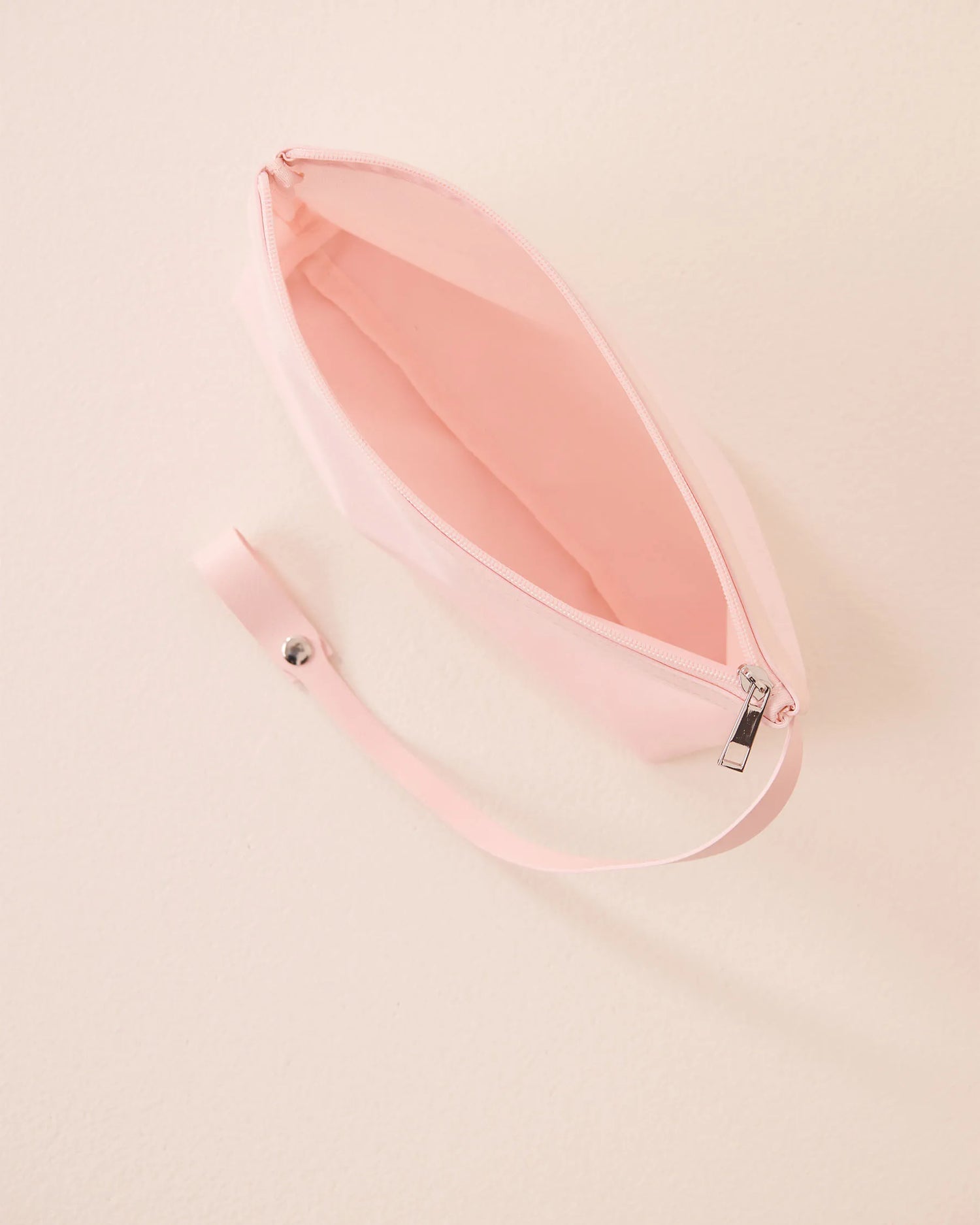 La Vie en Rose Blushing Bride Women Faux Leather Tote Bag SKU: 40700478_60000 Image 06