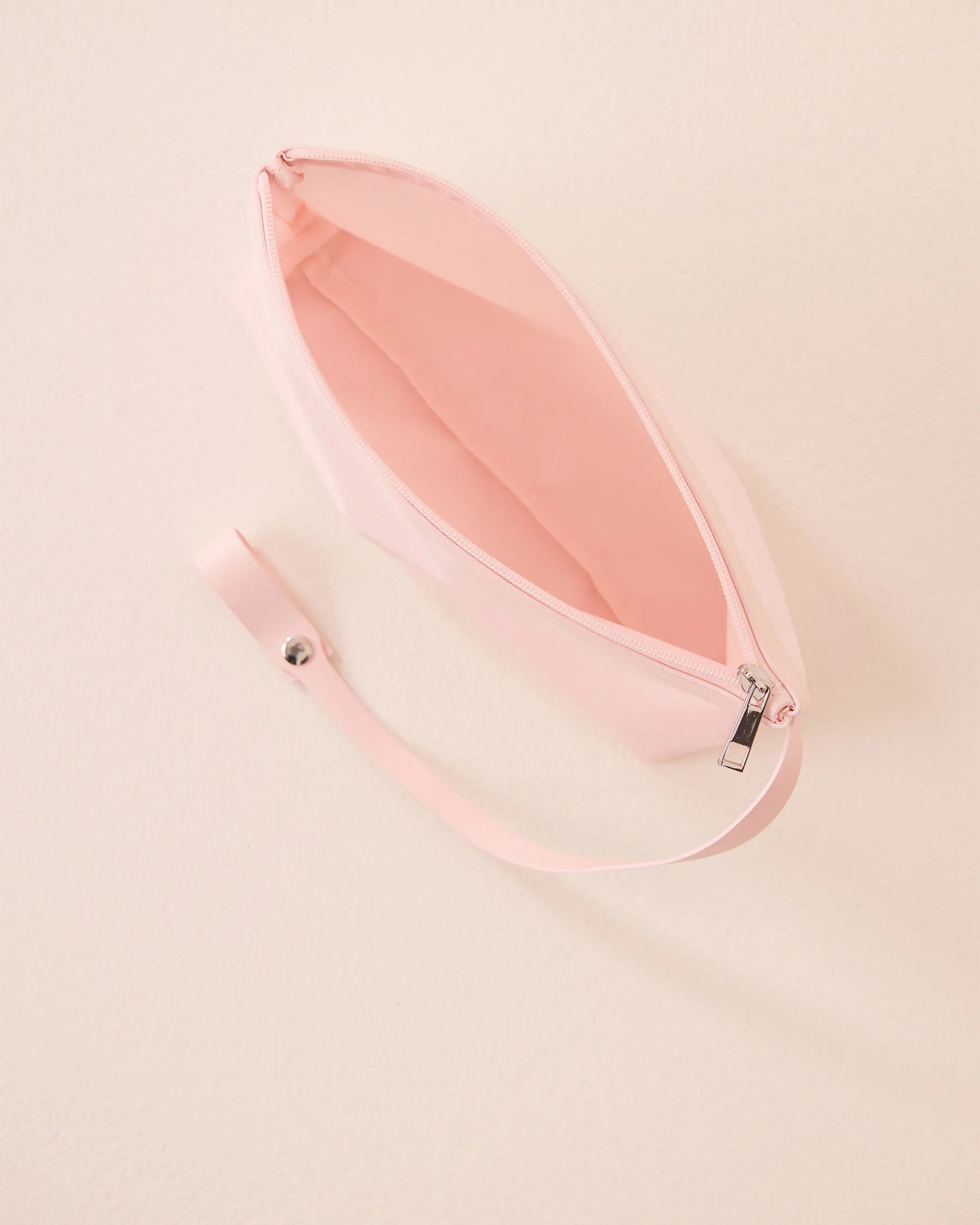 La Vie en Rose Blushing Bride Women Faux Leather Tote Bag SKU: 40700478_60000 Image 06
