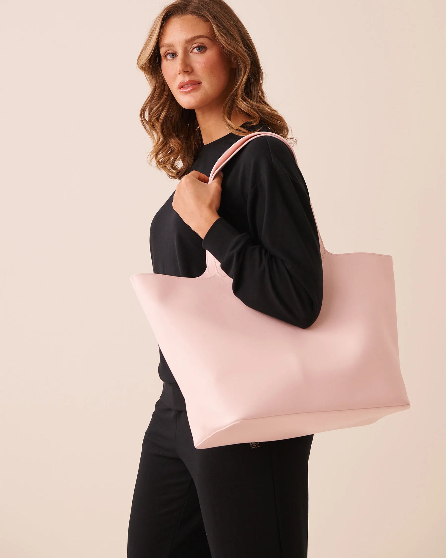 La Vie en Rose Blushing Bride Women Faux Leather Tote Bag SKU: 40700478_60000 Image 08