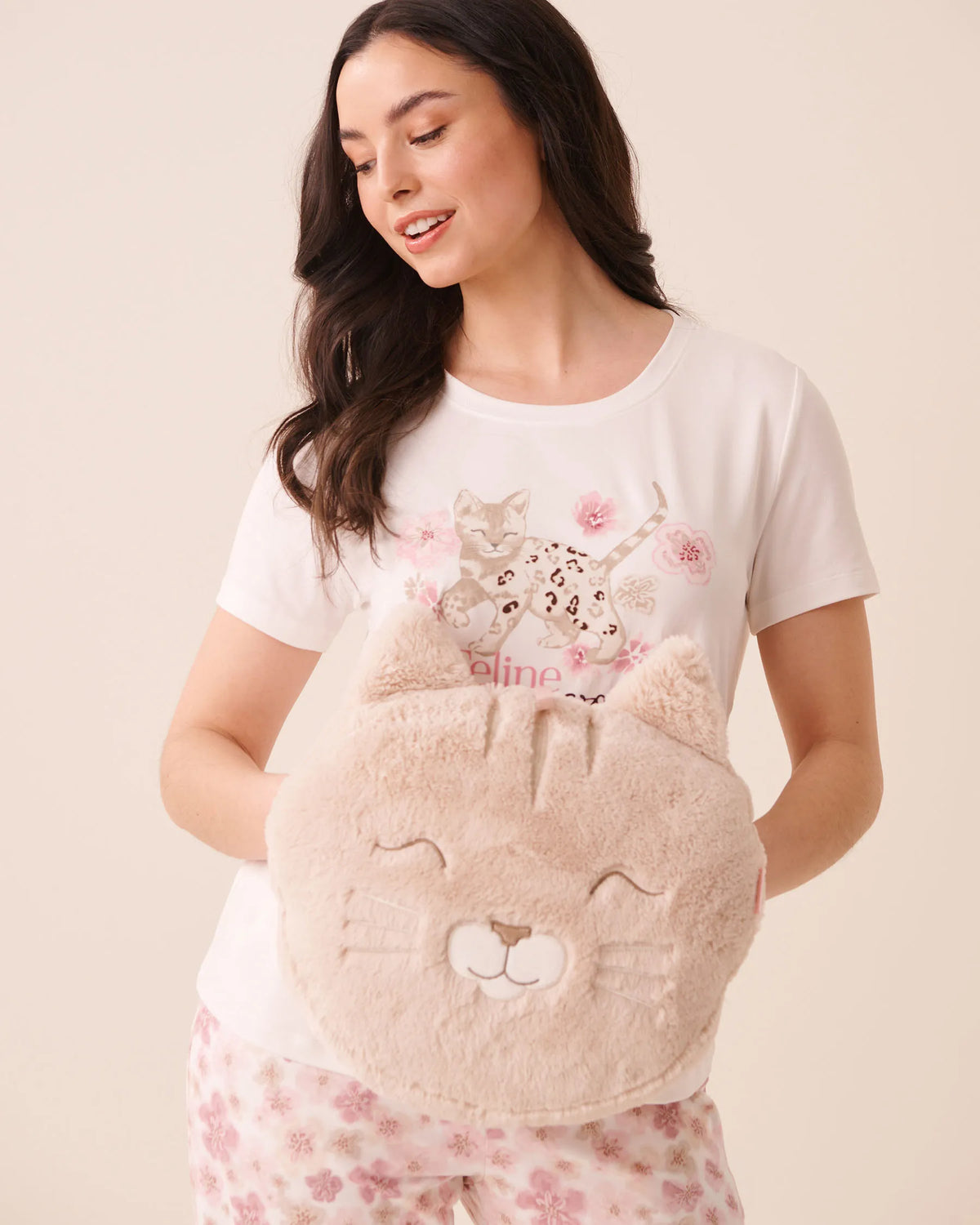La Vie en Rose Crystal Gray Women Cat Warmer Pillow SKU: 40700481_20074 Image 04