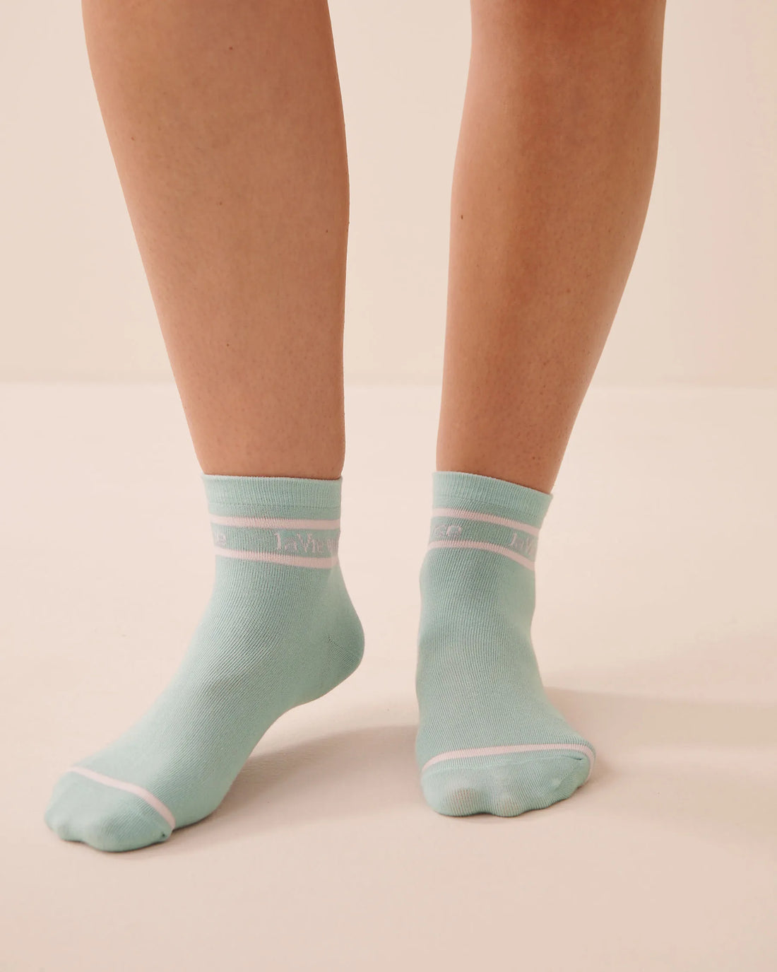 La Vie en Rose Sterling Blue Women Ribbed Socks SKU: 40700483_40153 Image 02