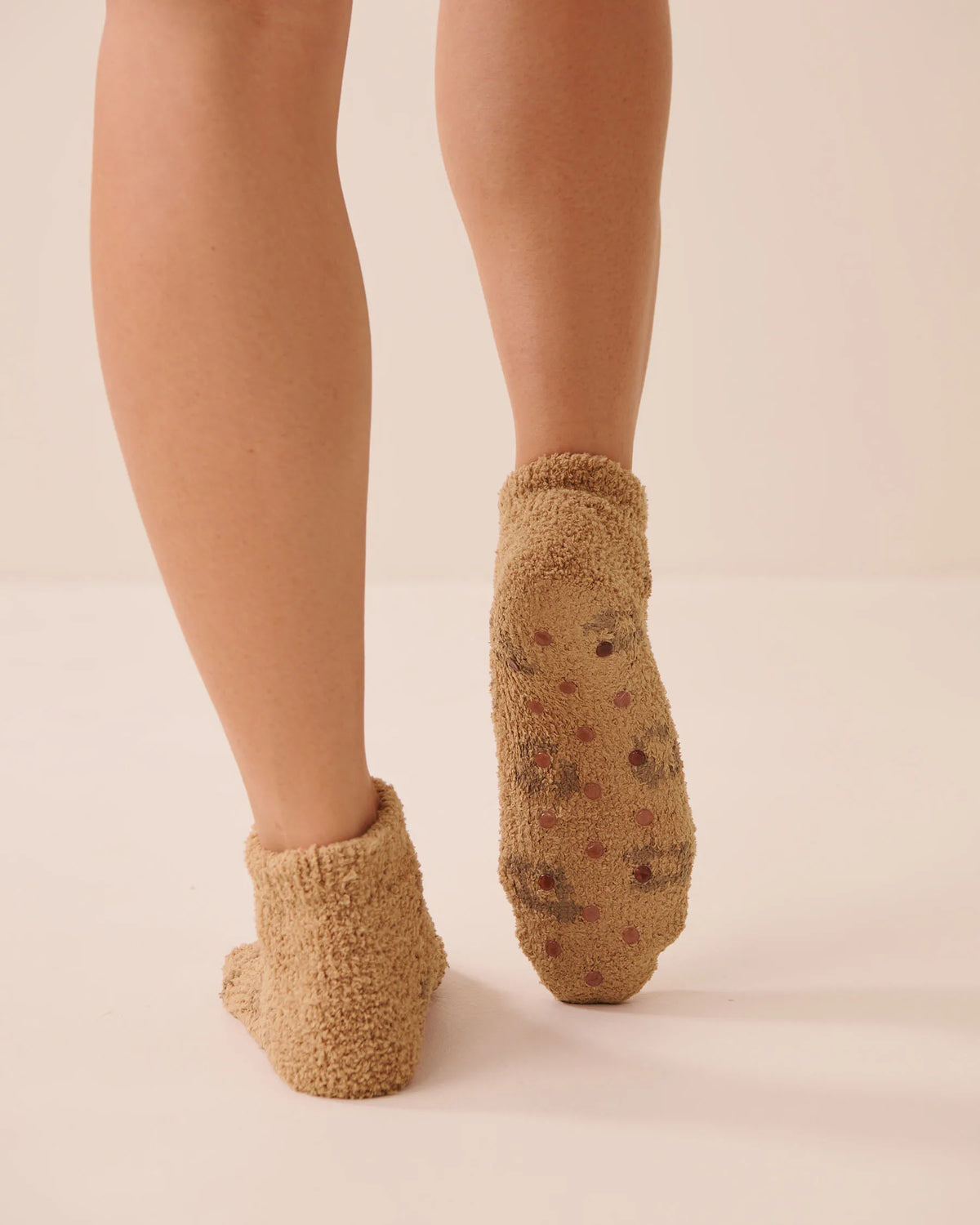 La Vie en Rose Almondine Leopard Women Plush Cat Socks SKU: 40700484_P20103 Image 02