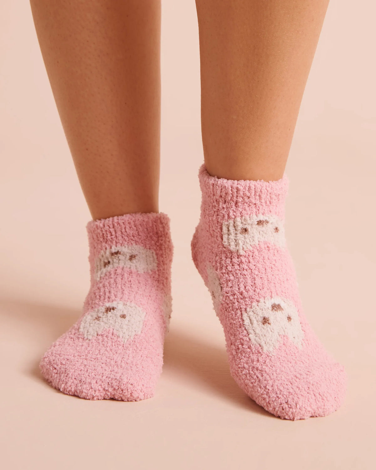 La Vie en Rose Pink Nectar Cat Women Plush Cat Socks SKU: 40700484_P60511 Image 01