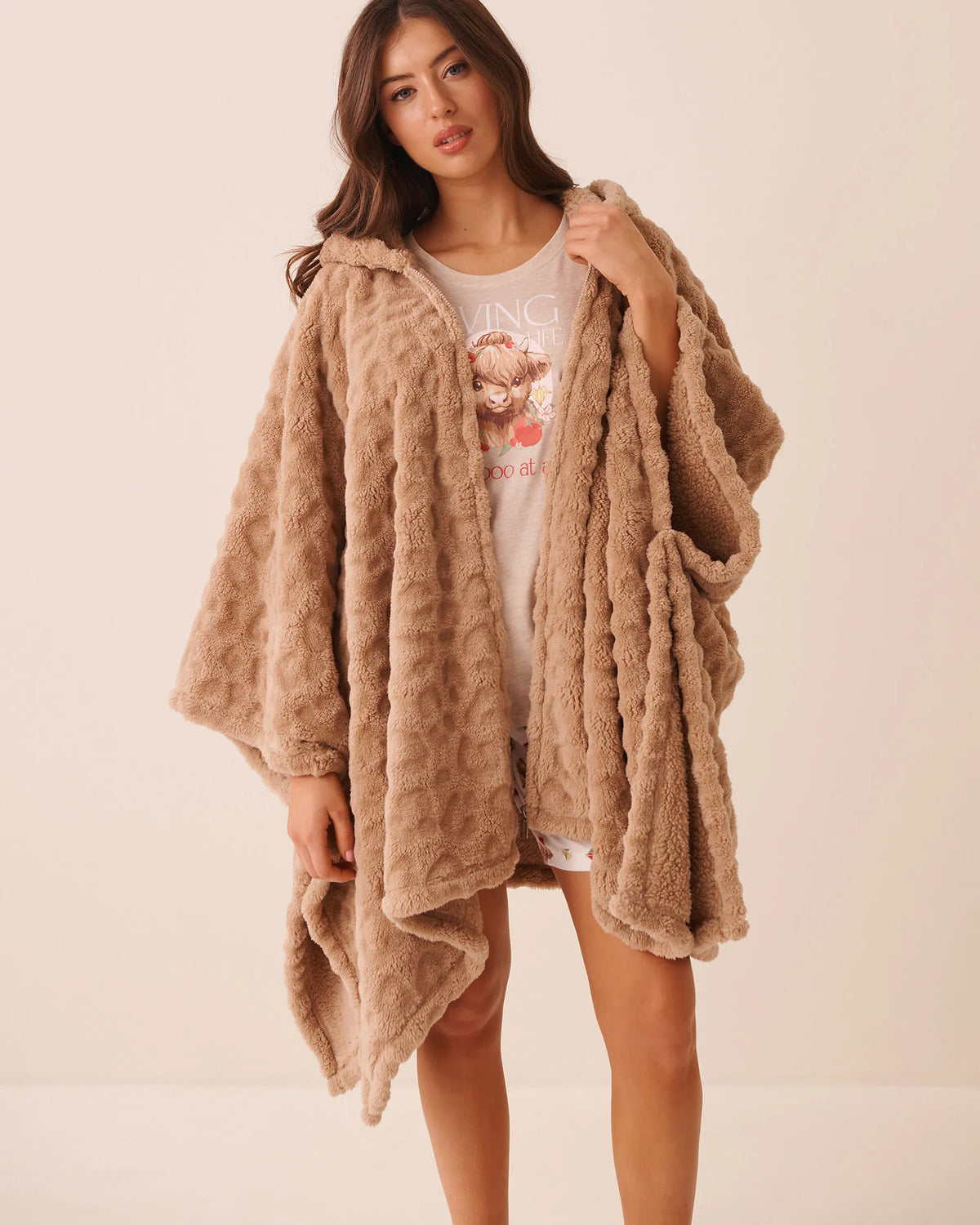 La Vie en Rose Almondine Women Leopard Soft Plush Hooded Cape SKU: 40700487_20130 Image 01