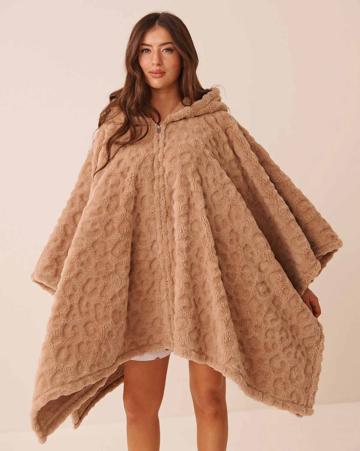 La Vie en Rose Almondine Women Leopard Soft Plush Hooded Cape SKU: 40700487_20130 Image 02