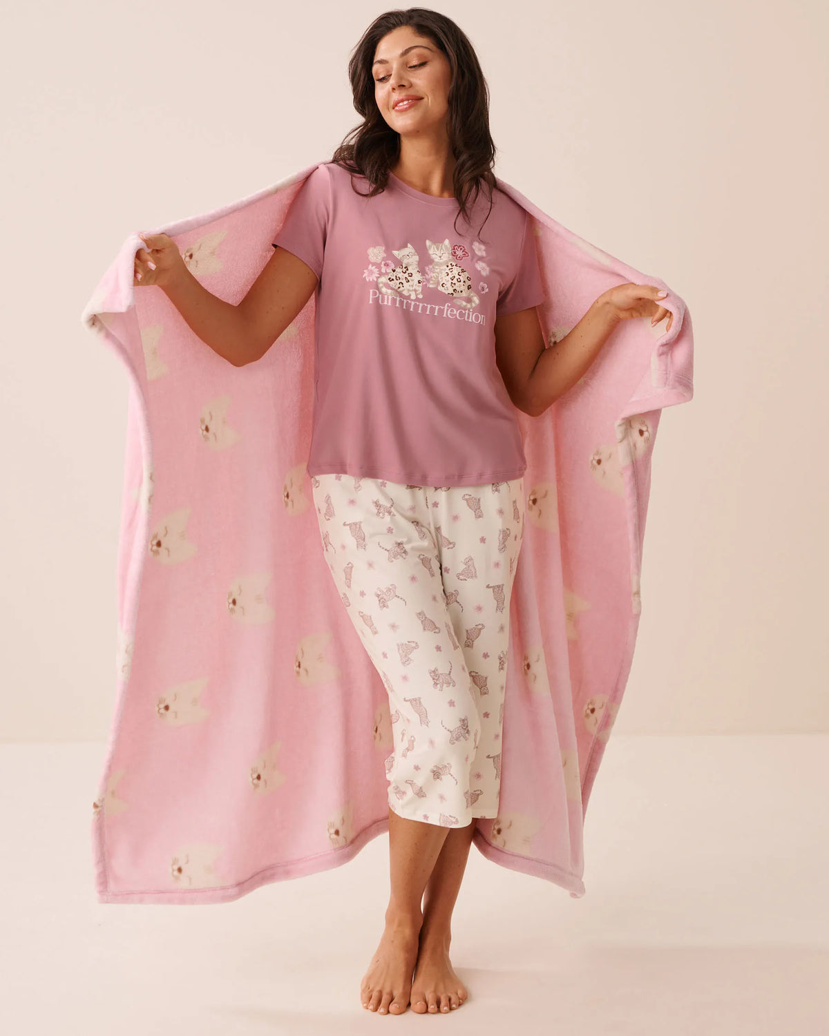 La Vie en Rose Pink Nectar Cat Women Cat Print Soft Plush Blanket SKU: 40700490_P60511 Image 03