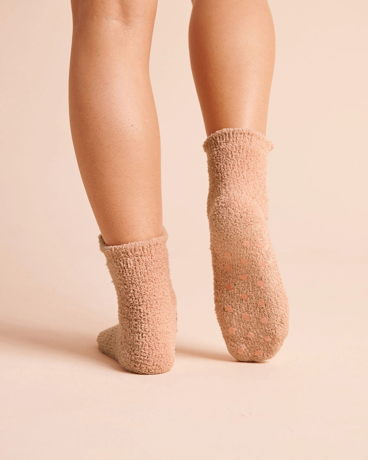 La Vie en Rose Mahogany Rose Women Plush Groundhog Socks SKU: 40700502_60259 Image 03