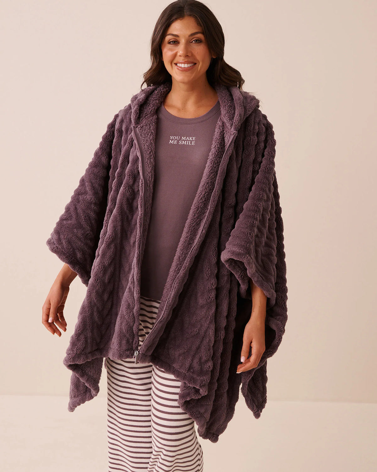 La Vie en Rose Black Plum Cable Women Leopard Soft Plush Hooded Cape SKU: 40700503_P50114 Image 01