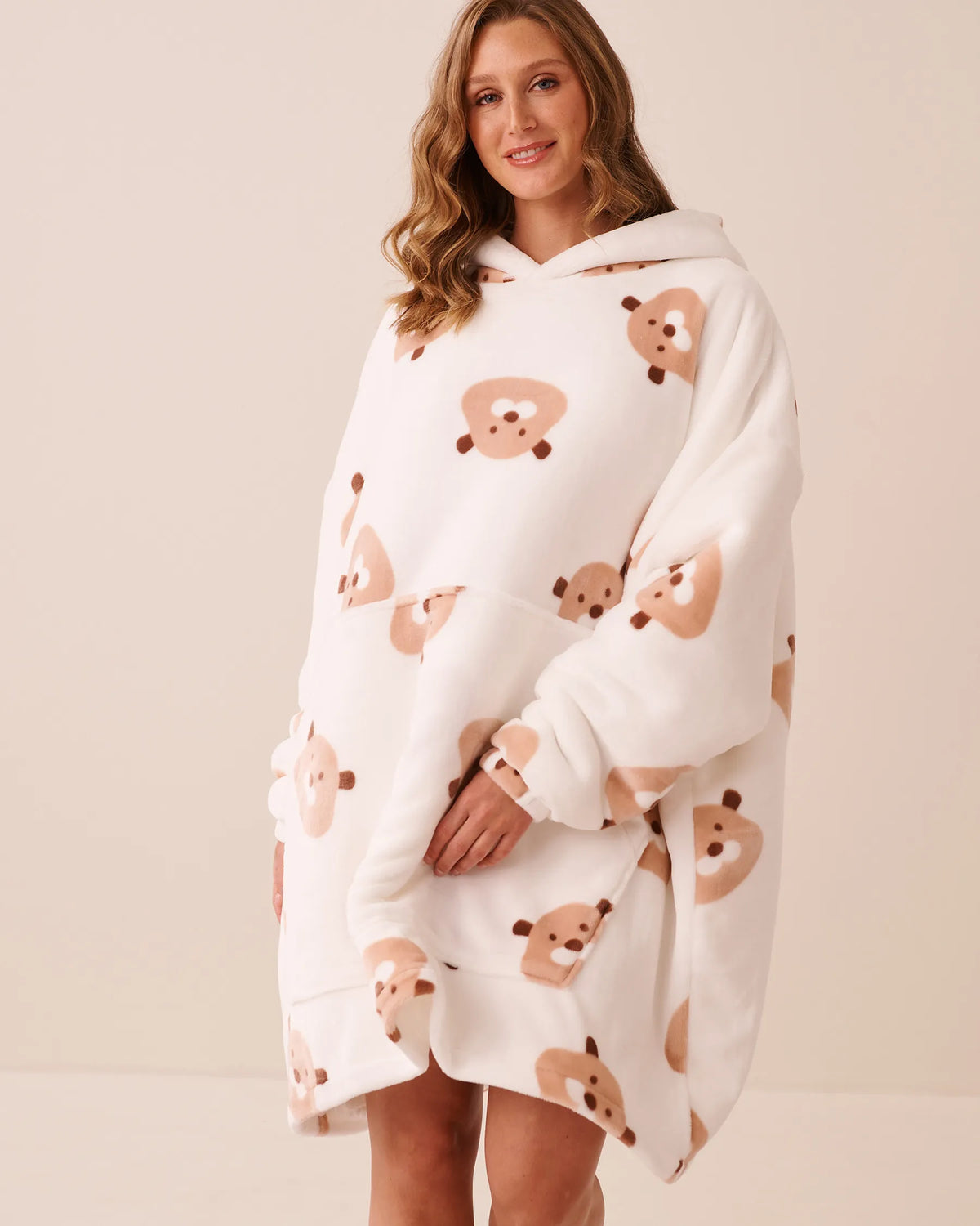 La Vie en Rose Snow White Marmott Face Women Groundhog Soft Plush Oversized Hoodie SKU: 40700504_P10643 Image 03