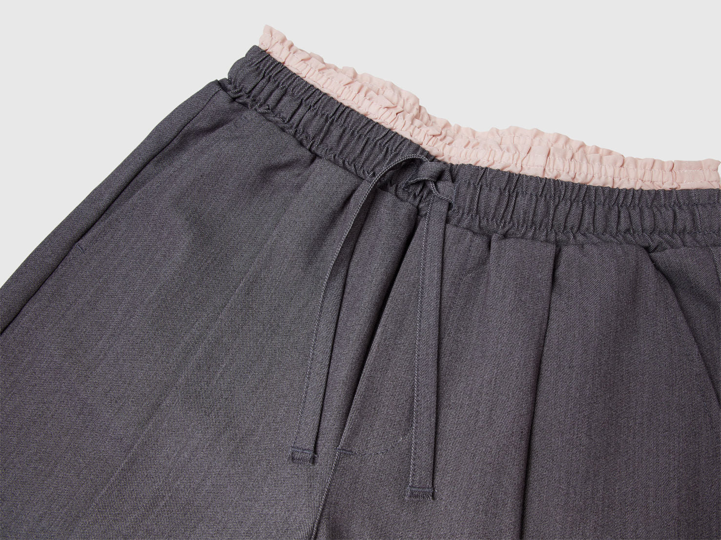 Benetton_Dark Gray_Wide Bermudas in Viscose Blend_40ZBC904B_507_03