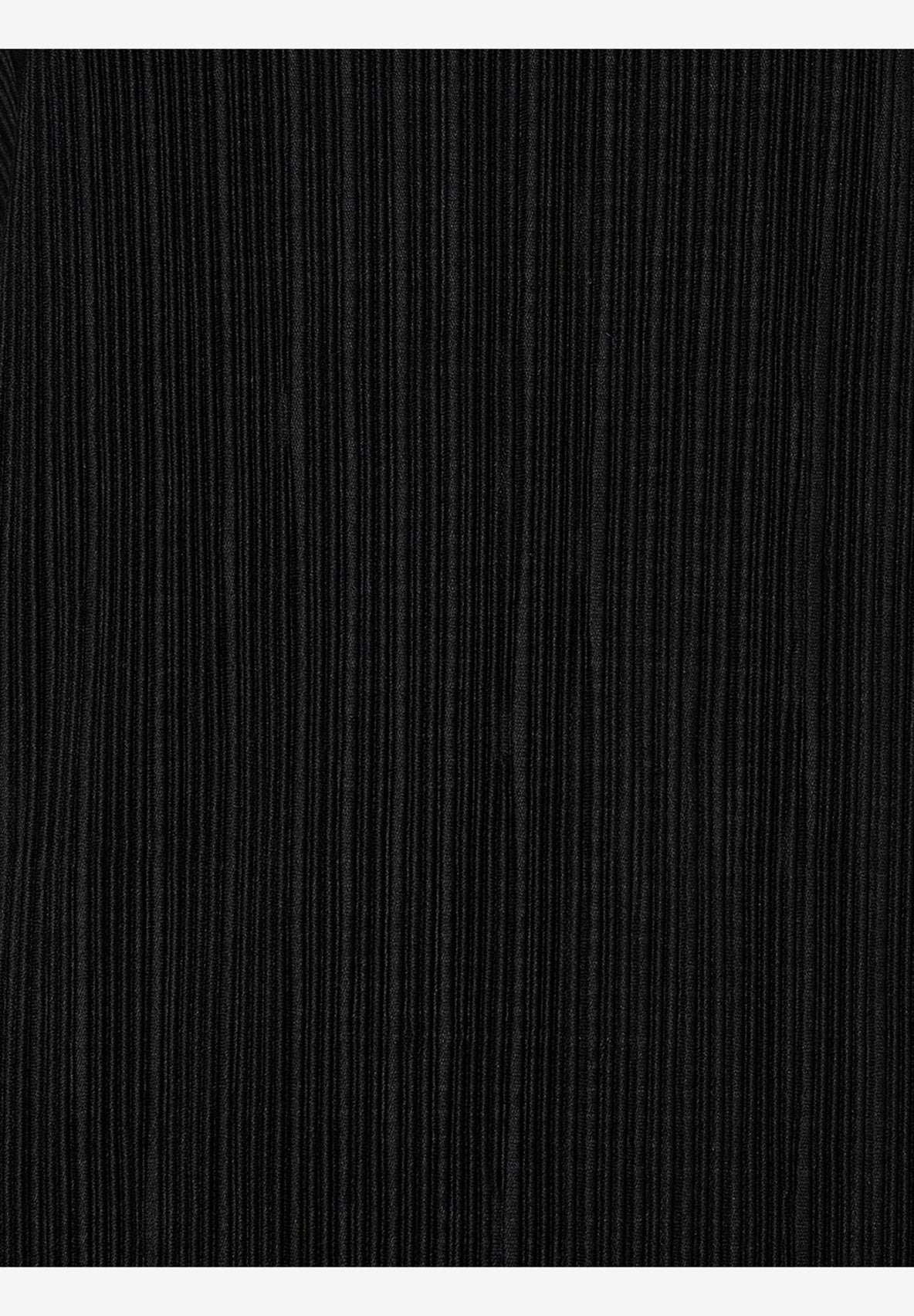 Black Pleated Shirt_41030020_0790_04