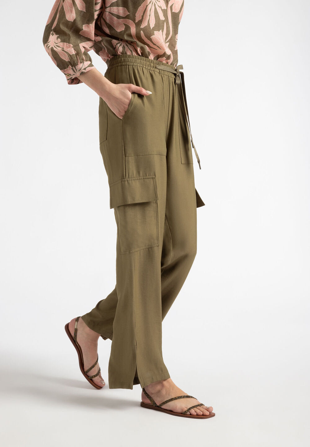 Flowing Cargo Pants In Soft Reed Green_41044057_0671_01
