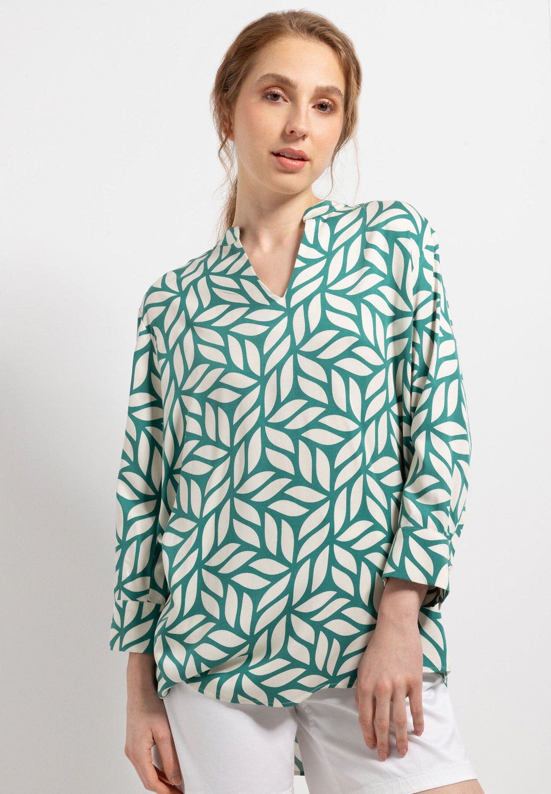 Graphic Print Viscose Blouse_41052025_2657_01