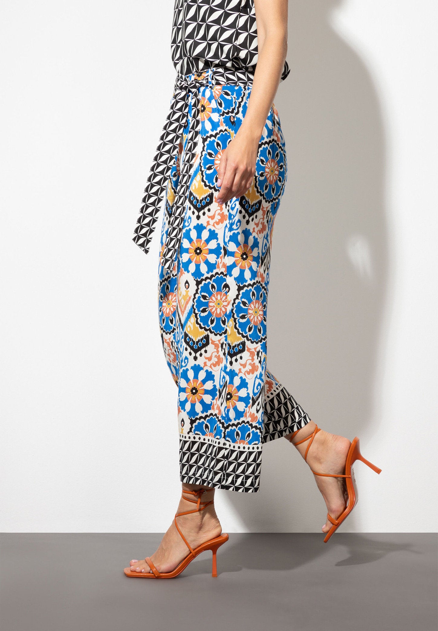 Ornament Print Flowing Pull-On Trousers_41064050_5331_03