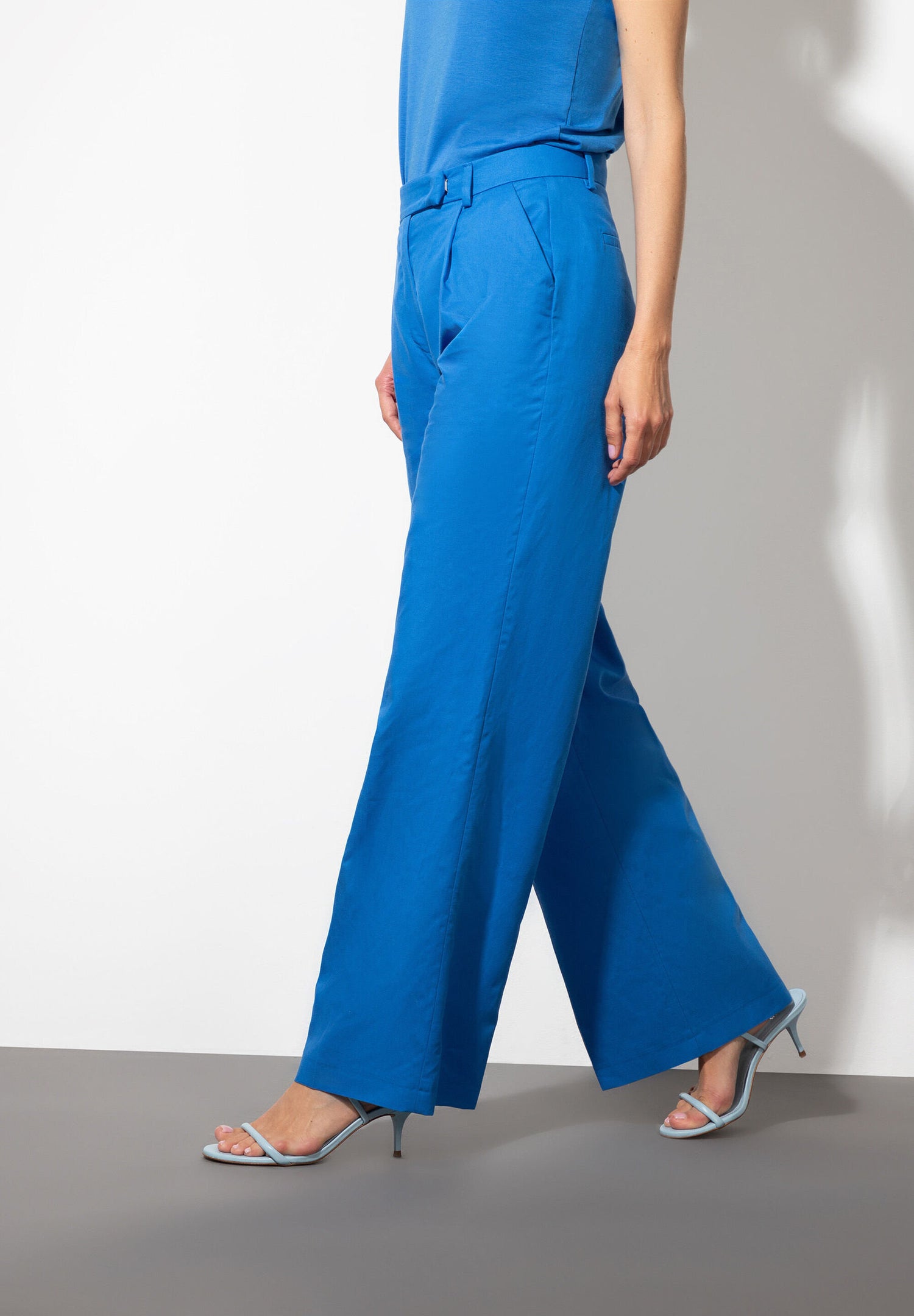 Magic Blue Linen &amp; Lyocell Trousers_41064060_0331_03