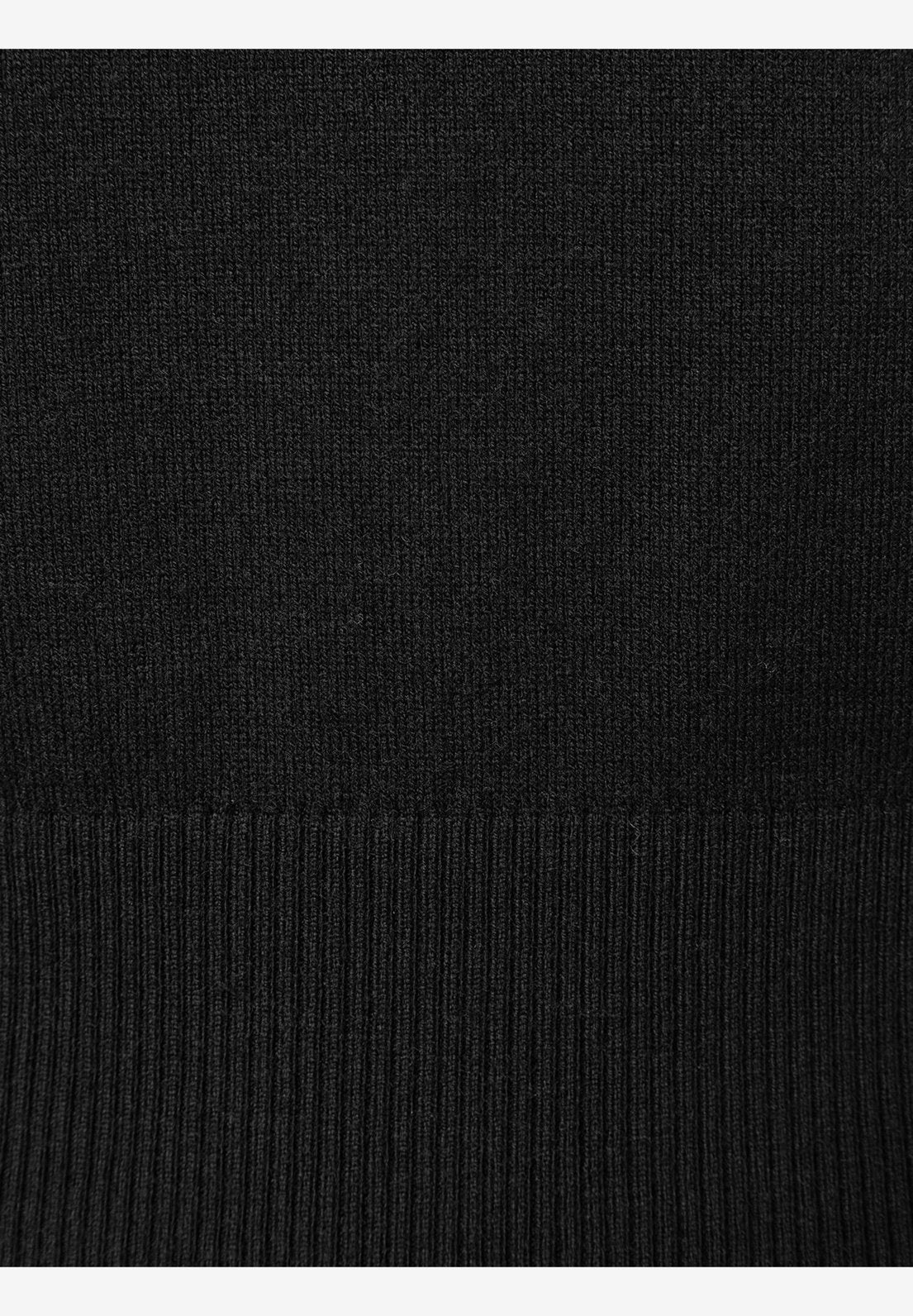 Black Fine Knit Sweater_41091020_0790_03