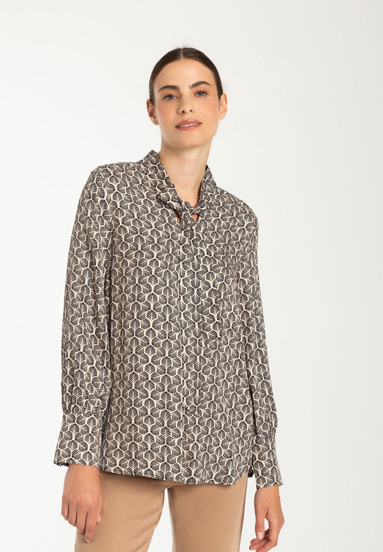 Beige / Black Print Blouse with Sloop_41092003_2790_01