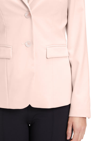 Short Blazer
Long Sleeve