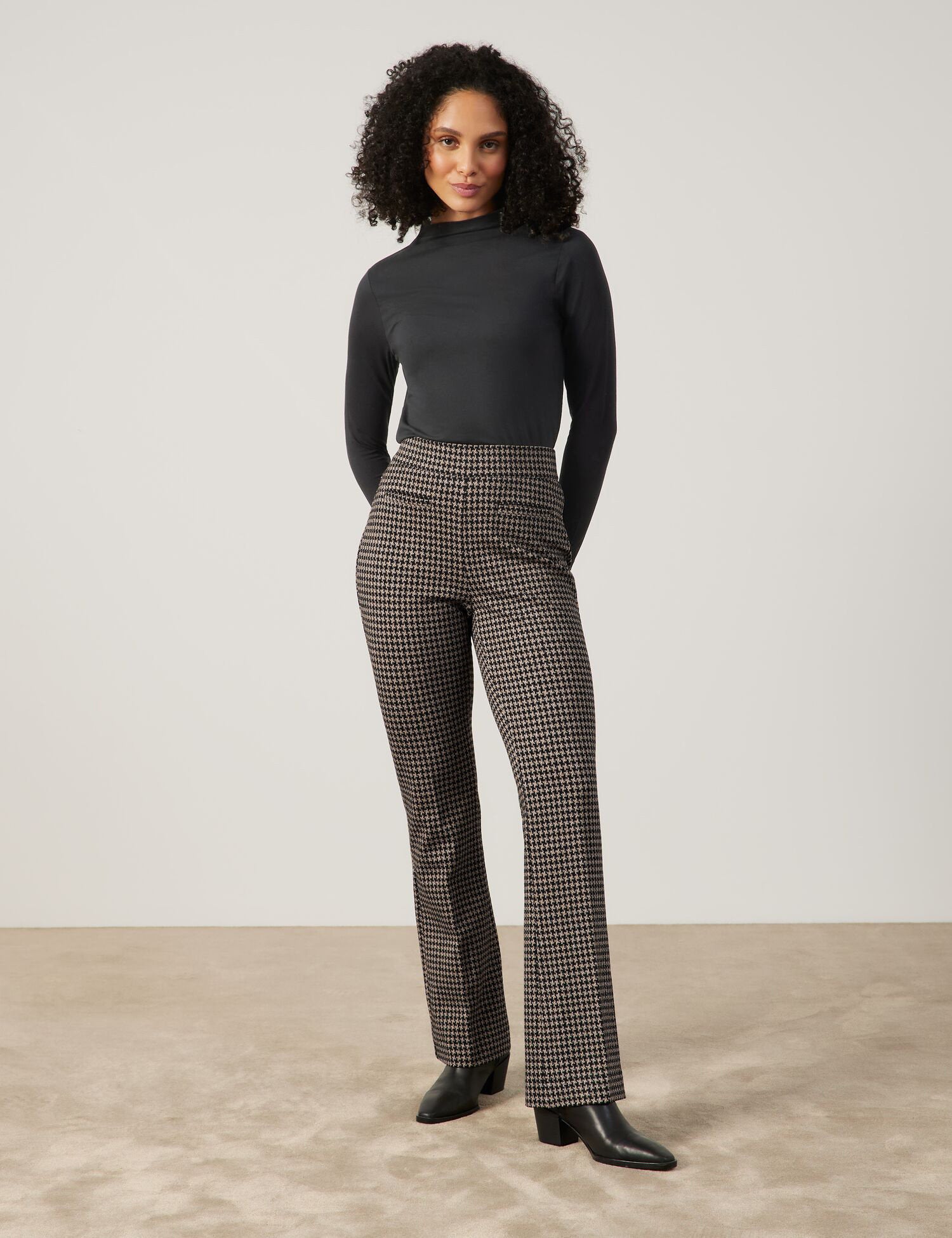 Flared Stretch Trousers With Houndstooth Check_01