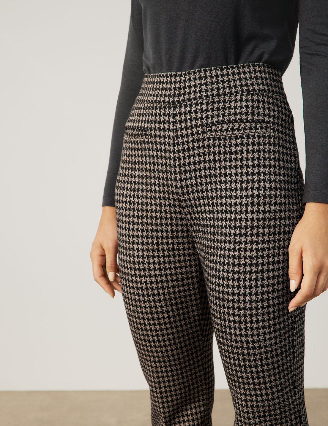 Flared Stretch Trousers With Houndstooth Check_04