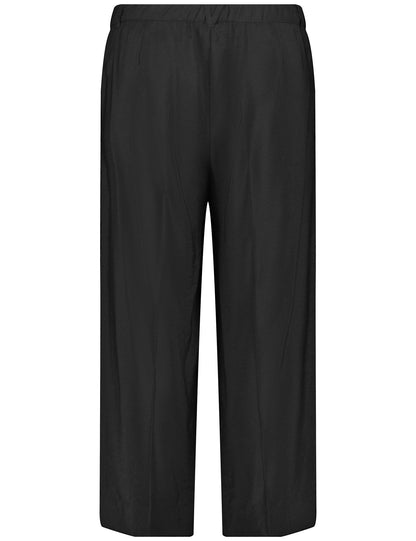 Lightweight 7/8-Length Trousers With A Wide Leg_420026-21052_1100_08