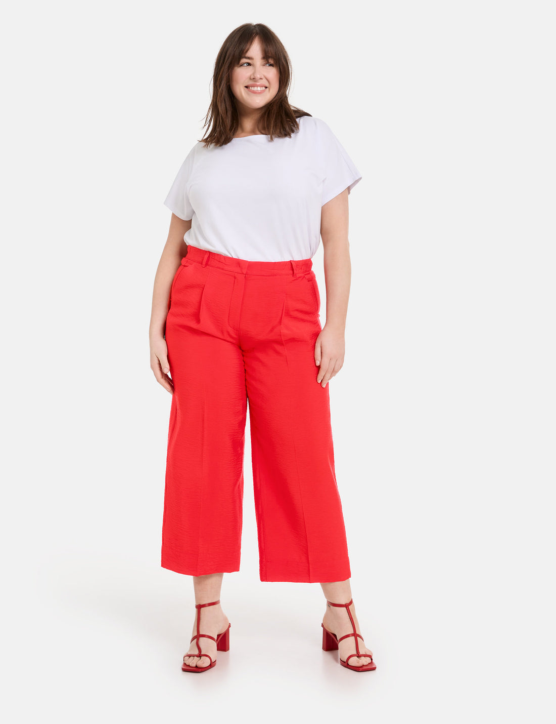 Lightweight 7/8-Length Trousers With A Wide Leg_420026-21052_6380_01