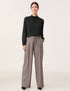 Wide Pants with Tap Entry_420030-31311_1110_01