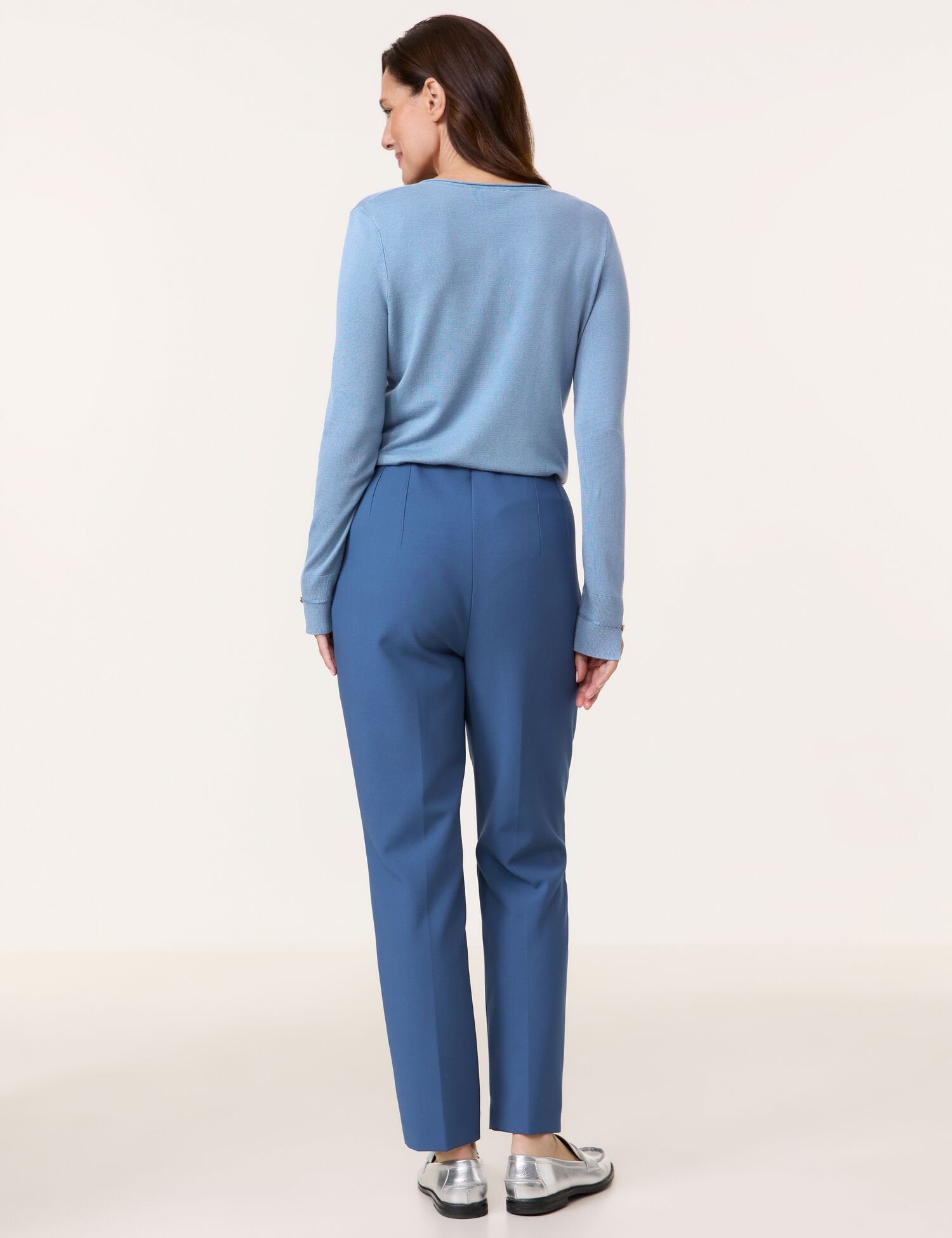 Elegant 7/8-Length Trousers With Pressed Pleats_420044-31259_80939_04