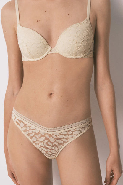 Women Secret_Tan_Beige Lace Classic V-Waist Panty_4213731_35_03