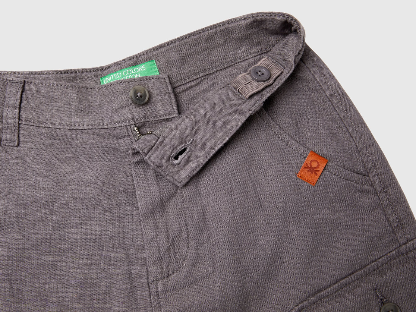 Cargo Bermuda Shorts In Linen Blend_424RC902X_0F7_03