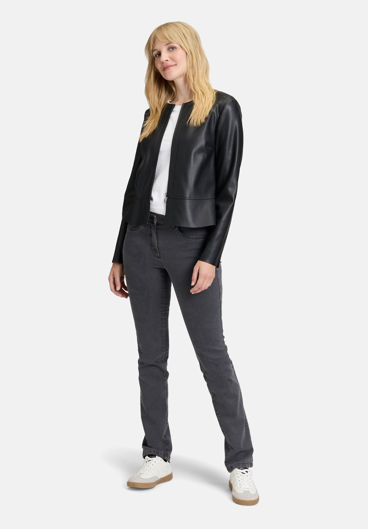 Betty Barclay_Black_Short Blazer with Zip_4272-2738_9045_02