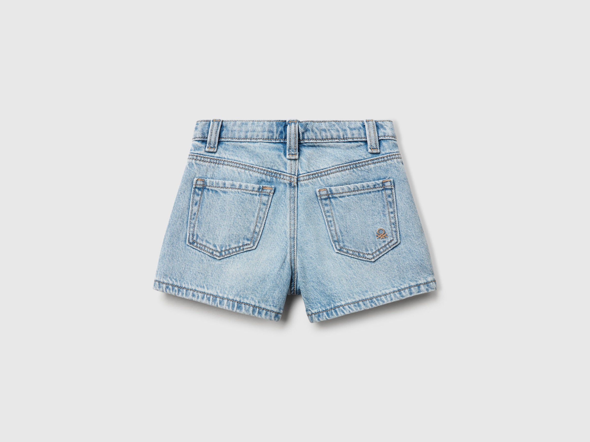 Benetton_Shorts with MacramŽ Flowers_42MHG902W_901_02